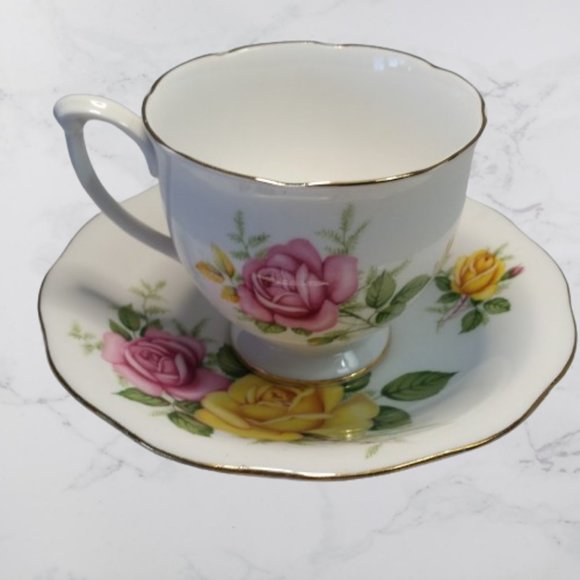 Bone China - Tea Cup and Saucer Set - England - Picture 3 of 3
